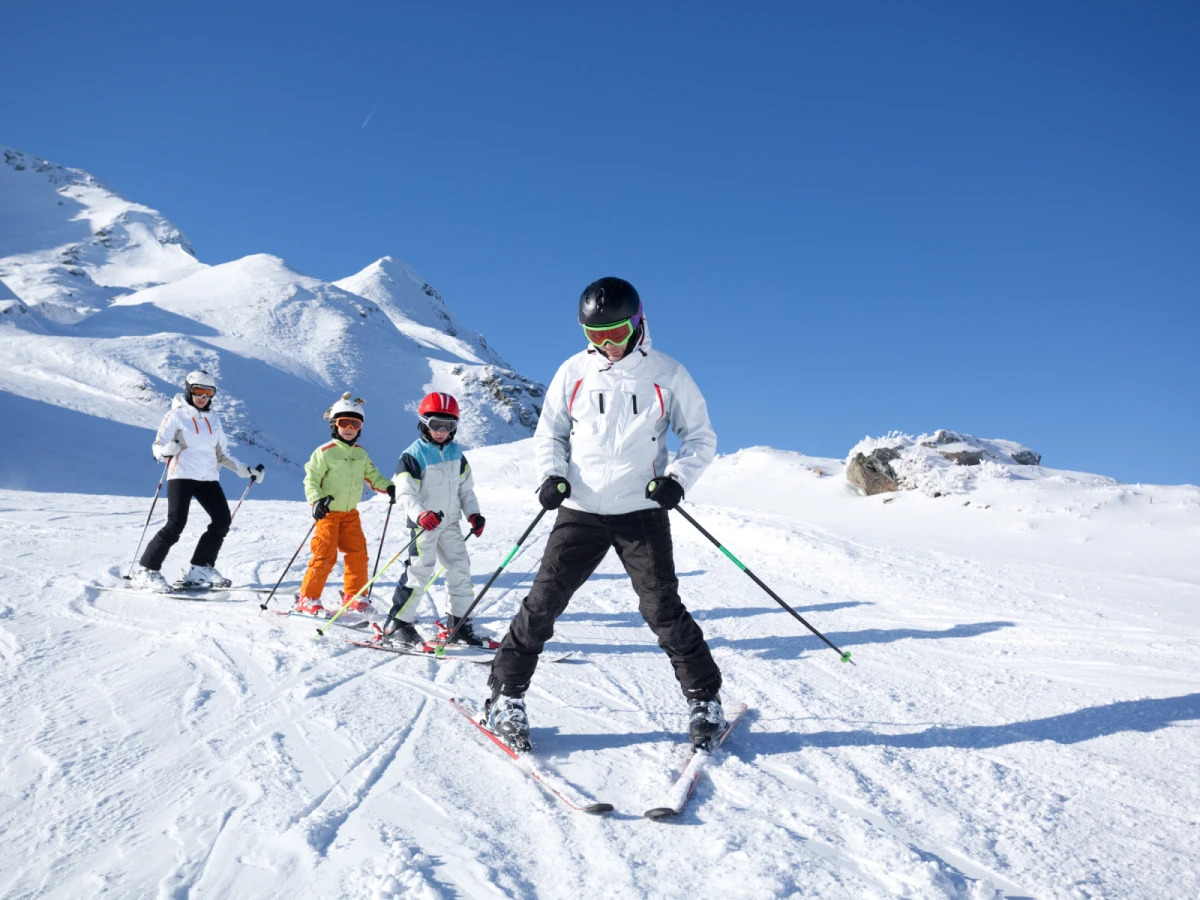 【滑雪首爾】一晚滑雪度假村、樂天世界、明洞商圈