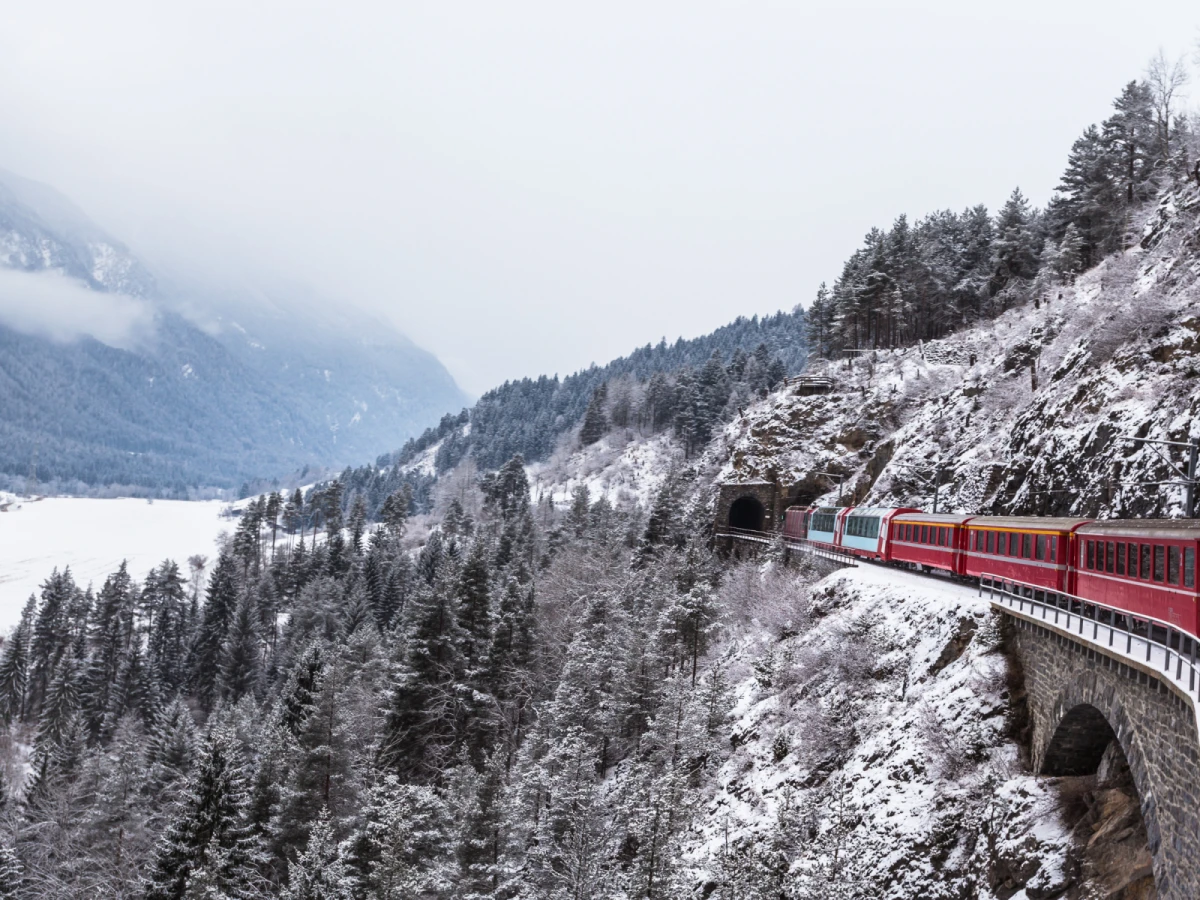 【火車團瑞士】阿爾卑斯山三大名峰、策馬特日內瓦名城10日