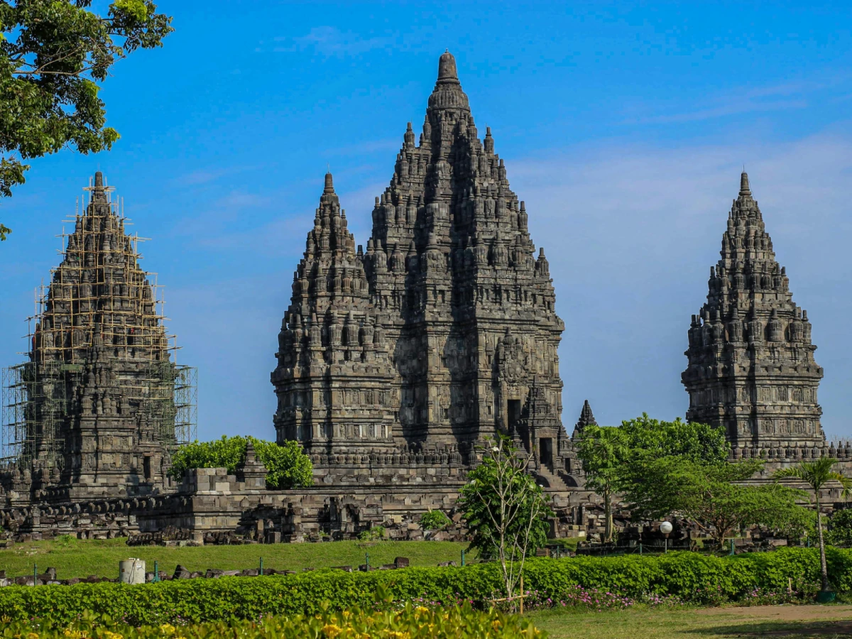 【泗水+汶萊】特快景觀列車、日惹、塔曼薩里水都、水上村８日