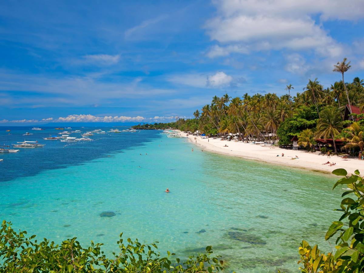 【豪華宿霧】鯨鯊共游、薄荷島、墨寶沙丁風暴5日