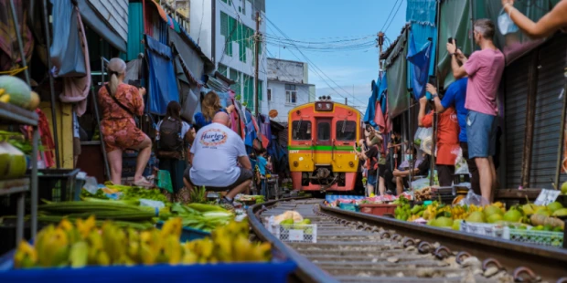 美功鐵道市集MaeklongRailwayMarket