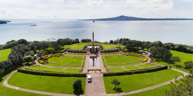 麥可薩瓦奇紀念公園