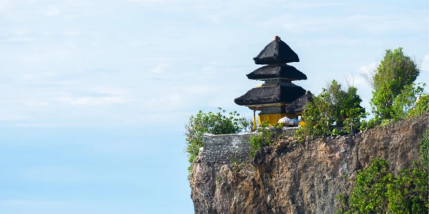 烏魯瓦圖神廟(斷崖廟)